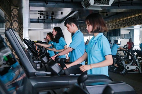 Trường đại học Công Thương TP.HCM tăng mạnh chỉ tiêu tuyển sinh - Ảnh 5. Sinh viên tập thể thao tại phòng gym HUIT để tăng cường sức khỏe