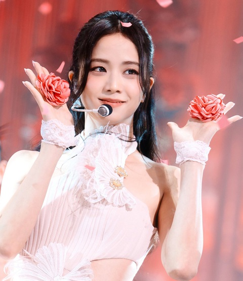 Jisoo sẽ không diễn ca khúc gây sốt Flower tại Việt Nam - Ảnh: Kpopping Jisoo sẽ không diễn ca khúc gây sốt Flower tại Việt Nam - Ảnh: Kpopping