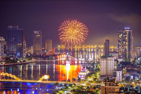 Lễ hội pháo hoa - từ nghệ thuật ánh sáng đến hiện tượng du lịch toàn cầu - Ảnh 2. Lễ hội pháo hoa - từ nghệ thuật ánh sáng đến hiện tượng du lịch toàn cầu - Ảnh 2.