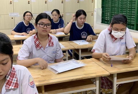 Điểm chuẩn xét tuyển sớm 3 trường đại học: Tài chính - Marketing, Kiến trúc, Kinh tế - Ảnh 1. Thí sinh dự thi tốt nghiệp THPT năm 2023 tại TP.HCM - Ảnh: TRẦN HUỲNH