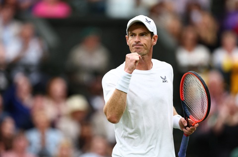 Andy Murray, Carlos Alcaraz dễ dàng đi tiếp ở Wimbledon - Ảnh 3. Niềm vui của Andy Murray khi dễ dàng vượt qua Ryan Peniston - Ảnh: REUTERS