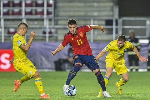 Dàn sao đắt giá đưa Anh và Tây Ban Nha vào chung kết U21 châu Âu - Ảnh 4. U21 Tây Ban Nha cũng thắng đậm Ukraine - Ảnh: REUTERS
