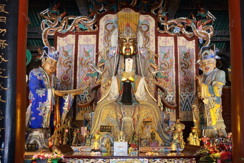 Khám phá Hà Nam, "xuyên không" vào các bộ phim cổ trang nổi tiếng của Trung Quốc - Ảnh 5. Nhiều bức tượng thờ được chạm khắc tinh xảo tại các chùa ở trấn Quan Lâm