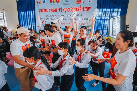 Chương trình Vì nụ cười trẻ thơ mùa trước - Ảnh: NGUYỄN HIỀN Chương trình Vì nụ cười trẻ thơ mùa trước - Ảnh: NGUYỄN HIỀN