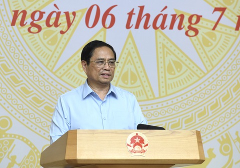 Chia sẻ với Thủ tướng, doanh nghiệp nhỏ và vừa lo 'gục ngã' trước khi có cơ hội phục hồi - Ảnh 1. Thủ tướng nhấn mạnh tinh thần đồng hành cùng doanh nghiệp và người dân - Ảnh: T.HẢI