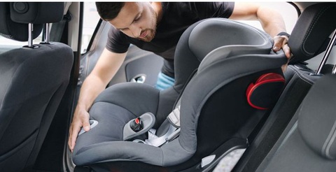 Trẻ dưới 10 tuổi không được ngồi ghế trước ô tô? - Ảnh 2. Một mẫu ghế dành cho trẻ nhỏ trong xe hơi - Ảnh minh họa: Which.co.uk