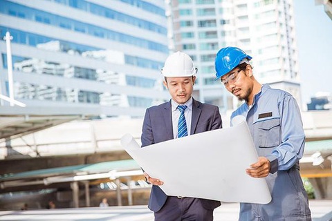 Kiến trúc sư và những yêu cầu công việc mà ứng viên cần biết (Phần 1) - Ảnh 5. Architect trực tiếp tham gia vào việc khảo sát công trình - Ảnh: Internet.