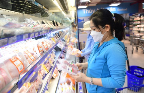 Người tiêu dùng mua cá thác lác đã sơ chế tại Co.opmart Rạch Miễu, quận Phú Nhuận, TP.HCM - Ảnh: QUANG ĐỊNH Người tiêu dùng mua cá thác lác đã sơ chế tại Co.opmart Rạch Miễu, quận Phú Nhuận, TP.HCM - Ảnh: QUANG ĐỊNH