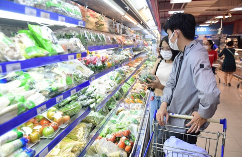 Thực phẩm sơ chế tại hệ thống siêu thị Co.opmart, Co.opXtra được nhiều người lựa chọn khi giúp người nội trợ rút ngắn thời gian chế biến - Ảnh: QUANG ĐỊNH Doanh nghiệp kỳ vọng sức mua cuối năm tăng cao - Ảnh: QUANG ĐỊNH