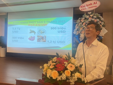 Đổi mới, sáng tạo để nâng tầm thương hiệu thủy sản Việt Nam - Ảnh 2. Ông Trương Đình Hòe phát biểu tại hội nghị - Ảnh: Đ.H.