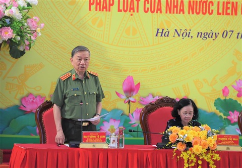Không để sự việc tương tự vụ khủng bố ở Tây Nguyên xảy ra, dù khó khăn đến đâu - Ảnh 2. Đại tướng Tô Lâm, bộ trưởng Bộ Công an, phát biểu tại hội nghị - Ảnh: Bộ Công an