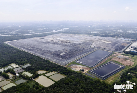 Năm 2020, Sở Tài nguyên và Môi trường TP.HCM cho biết khu chôn lấp ở bãi rác Đa Phước sẽ đầy công suất thiết kế và bị đóng cửa vào năm 2024. Do đó, nếu muốn tiếp tục hoạt động thì VWS phải chuyển đổi công nghệ xử lý rác sang đốt rác phát điện khoảng 3.000 tấn rác/ngày, chấm dứt việc chôn lấp.