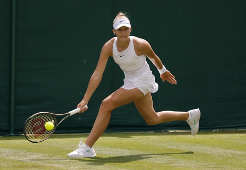 Mirra Andreeva đang là hiện tượng ở Wimbledon 2023 khi giành quyền vào vòng 3 ở tuổi 16 - Ảnh: REUTERS Mirra Andreeva đang là hiện tượng ở Wimbledon 2023 khi giành quyền vào vòng 3 ở tuổi 16 - Ảnh: REUTERS