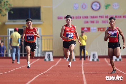 Chân chạy 100m Lâm Quang Huy (327) đạt thông số 11,44 giây trong lần kiểm tra thành tích tại Giải điền kinh TP.HCM mở rộng 2023 - Ảnh: HOÀNG TÙNG Chân chạy 100m Lâm Quang Huy (327) đạt thông số 11,44 giây trong lần kiểm tra thành tích tại Giải điền kinh TP.HCM mở rộng 2023 - Ảnh: HOÀNG TÙNG