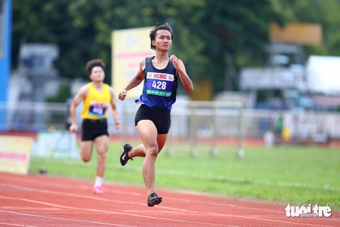 Trần Thị Nhi Yến đang nâng dần thành tích ở cự ly 100m và 200m - Ảnh: HOÀNG TÙNG Trần Thị Nhi Yến đang nâng dần thành tích ở cự ly 100m và 200m - Ảnh: HOÀNG TÙNG