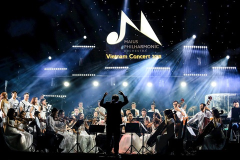 Dàn nhạc của Lưu Quang Minh được thành lập từ thời sinh viên Dàn nhạc của Lưu Quang Minh được thành lập từ thời sinh viên
