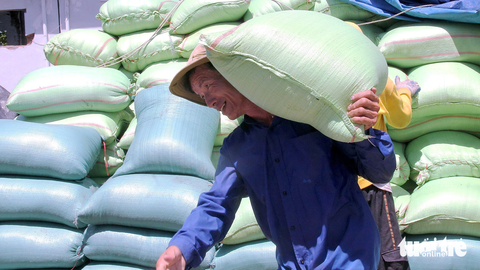 Thắm Sahu - từ bán dạo đến xuất khẩu muối Sa Huỳnh - Ảnh 9. Muối tinh chế chuẩn bị đóng gói xuất khẩu sang Đài Loan