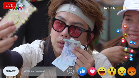Huy Khánh tuyên bố bán vàng cùng Quỳnh Lý, Duy Khánh lập nghiệp - Ảnh 5. Duy Khánh bán "combo bánh tráng + livestream" với cát sê 40.000 đồng