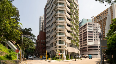 53.000 USD cho một ô đựng tro cốt, "nhà ở" cho người chết tại Hong Kong đắt đỏ - Ảnh 2. Tòa nhà Shan Sum - Ảnh: CNN
