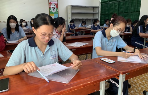 Bắt đầu đăng ký nguyện vọng xét tuyển đại học - Ảnh 1. Thí sinh dự thi tốt nghiệp THPT năm 2023 tại TP.HCM - Ảnh: TRẦN HUỲNH