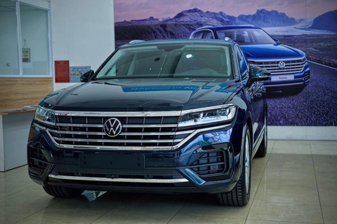Tin tức giá xe: Volkswagen Touareg giảm kỷ lục 225 triệu, 'hạ phàm' ngang Mercedes-Benz GLC - Ảnh 1. Volkswagen Touareg cũng hòa mình vào xu hướng giảm giá - Ảnh: Đại lý Volkswagen/Facebook
