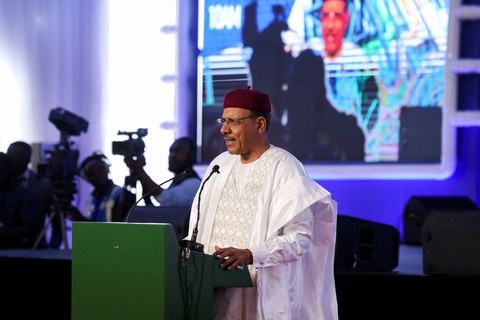 Pháp muốn khôi phục lại quyền lực của Tổng thống Nigeria Mohamed Bazoum - Ảnh: REUTERS Pháp muốn khôi phục quyền lực của Tổng thống Niger Mohamed Bazoum - Ảnh: REUTERS