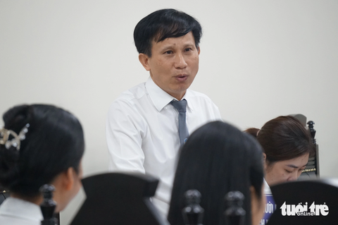 Luật sư Hoàng Xuân Hướng nói đây là một vụ kiện hiếm hoi khi doanh nghiệp kiện cơ quan nhà nước gây phiền hà, khó khăn cho doanh nghiệp - Ảnh: T.ĐIỂU Luật sư Hoàng Văn Hướng nói đây là một vụ kiện hiếm hoi khi doanh nghiệp kiện cơ quan nhà nước gây phiền hà, khó khăn cho doanh nghiệp - Ảnh: T.ĐIỂU