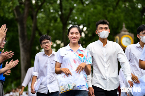 Khuyến khích phát hiện, tiến cử nhân tài có năng lực sáng tạo vượt trội - Ảnh 1. Thi sinh tham dự kỳ thi tốt nghiệp THPT năm 2023 tại Hà Nội - Ảnh: NAM TRẦN