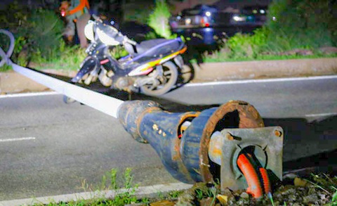 Vụ tai nạn vào chiều tối 21-10 đã khiến Trần Thị N. bị thương nặng, phải chở đi cấp cứu tại bệnh viện - Ảnh: N.T Vụ tai nạn vào chiều tối 21-10 đã khiến Trần Thị N. bị thương nặng, phải chở đi cấp cứu tại bệnh viện - Ảnh: N.T