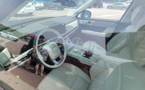 Nhiều cấu hình, màu sắc của Hyundai Santa Fe đời mới xuất hiện ngoài thực tế - Ảnh 9. Nhiều cấu hình, màu sắc của Hyundai Santa Fe đời mới xuất hiện ngoài thực tế - Ảnh 9.