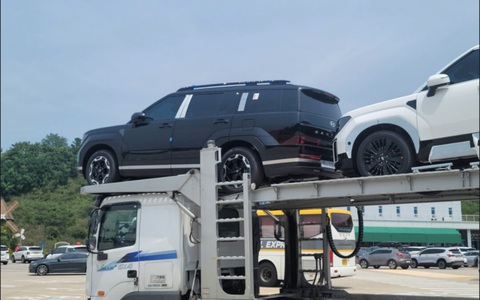 Nhiều cấu hình, màu sắc của Hyundai Santa Fe đời mới xuất hiện ngoài thực tế - Ảnh 8. Nhiều cấu hình, màu sắc của Hyundai Santa Fe đời mới xuất hiện ngoài thực tế - Ảnh 8.