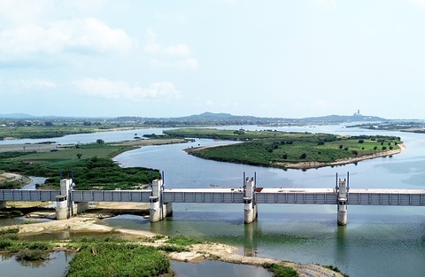 Mỏ cát Tịnh An - Nghĩa Dũng có trữ lượng lớn nhất tỉnh Quảng Ngãi (trữ lượng gần 2 triệu m3) sắp đưa vào khai thác trong vài ngày tới - Ảnh: TRẦN MAI Mỏ cát Tịnh An - Nghĩa Dũng có trữ lượng lớn nhất tỉnh Quảng Ngãi (trữ lượng gần 2 triệu m3) sắp đưa vào khai thác trong vài ngày tới - Ảnh: TRẦN MAI