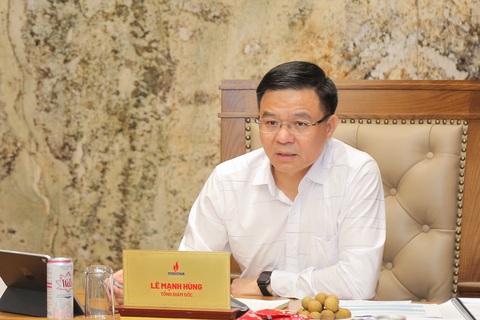 Petrovietnam nỗ lực duy trì nhịp độ cao trong sản xuất kinh doanh - Ảnh 5. Tổng Giám đốc Lê Mạnh Hùng chủ trì buổi giao ban