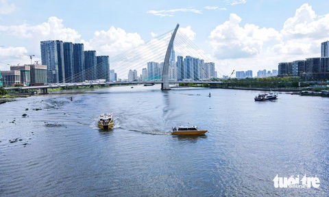 Đề xuất làm đường ven sông Sài Gòn nối Đông Nam Bộ - Ảnh 1. Quy hoạch ven sông Sài Gòn, sông Đồng Nai có ý nghĩa quan trọng, nhằm khai thác tiềm lực về kinh tế ven sông, cảng, du lịch, giao thông thủy - Ảnh: CHÂU TUẤN