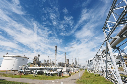 Petrovietnam nỗ lực duy trì nhịp độ cao trong sản xuất kinh doanh - Ảnh 8. NMLD Dung Quất