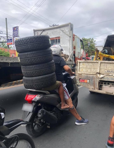 Ảnh vui 10-8: Một hành động hai số phận - Ảnh 4. Sắp tới nơi chưa?!