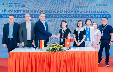 FPT Long Châu và STADA Việt Nam hợp tác toàn diện - Ảnh 1. FPT Long Châu và STADA Việt Nam hợp tác toàn diện - Ảnh 1.