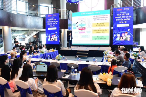 Tọa đàm " Tiêm vắc xin phòng các bệnh truyền nhiễm mùa hè" - Ảnh 4. Toàn cảnh buổi toạ đàm Tiêm vắc xin phòng các bệnh truyền nhiễm mùa hè - Ảnh: DUYÊN PHAN