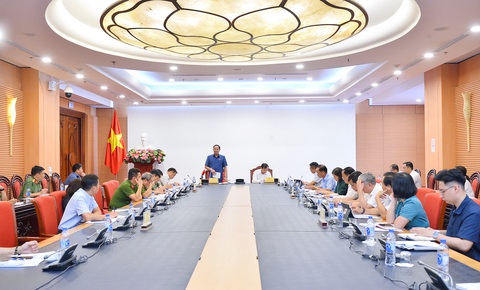 Băn khoăn đề xuất bỏ dân tộc, tôn giáo trên căn cước mới - Ảnh 3. Quang cảnh phiên họp - Ảnh: NGHĨA ĐỨC
