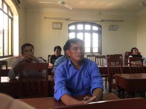 Hàng chục năm làm việc, giờ vật vạ đi đòi nợ lương, bảo hiểm, trợ cấp... - Ảnh 3. Buổi làm việc mới đây nhất, Công ty cổ phần Licogi Quảng Ngãi nói sẽ xác nhận những khoản nợ trong tháng 9 cho người lao động - Ảnh: Người lao động ccung