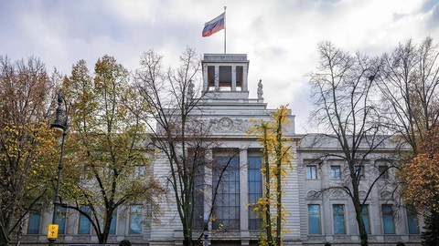Đức bắt sĩ quan quân đội vì nghi làm gián điệp cho Nga - Ảnh 1. Đại sứ quán Nga ở Berlin, Đức - Ảnh: FOX NEWS/GETTY IMAGES