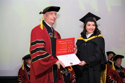 Cơ hội hấp dẫn dành cho Thạc sĩ tài năng Ngôn ngữ Anh tại SIU - Ảnh 3. Chương trình Thạc sĩ Ngôn ngữ Anh tại SIU giúp học viên phát triển năng lực và đáp ứng mong muốn nghiên cứu chuyên sâu về Ngôn ngữ Anh
