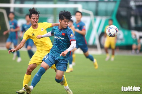 Trong thời gian tập trung vừa qua, U23 Việt Nam có 2 trận đấu tập với U21 Hà Nội (thắng 2-1 và hòa 2-2) trên sân Trung tâm bóng đá trẻ Việt Nam (VYF), Hà Nội - Ảnh: H.TÙNG Trong thời gian tập trung vừa qua, U23 Việt Nam có 2 trận đấu tập với U21 Hà Nội (thắng 2-1 và hòa 2-2) trên sân Trung tâm bóng đá trẻ Việt Nam (VYF), Hà Nội - Ảnh: H.TÙNG
