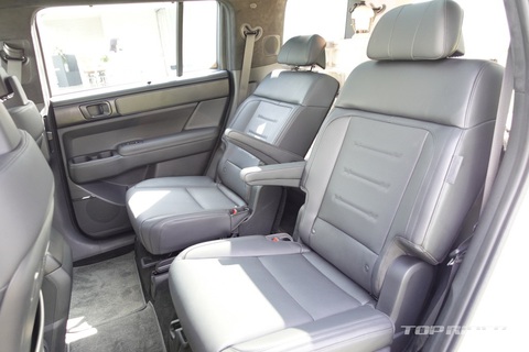 Săm soi chi tiết Hyundai Santa Fe ngoài thực tế sau ngày ra mắt hoàn chỉnh - Ảnh 22. Săm soi chi tiết Hyundai Santa Fe ngoài thực tế sau ngày ra mắt hoàn chỉnh - Ảnh 22.