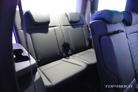 Săm soi chi tiết Hyundai Santa Fe ngoài thực tế sau ngày ra mắt hoàn chỉnh - Ảnh 19. Săm soi chi tiết Hyundai Santa Fe ngoài thực tế sau ngày ra mắt hoàn chỉnh - Ảnh 19.