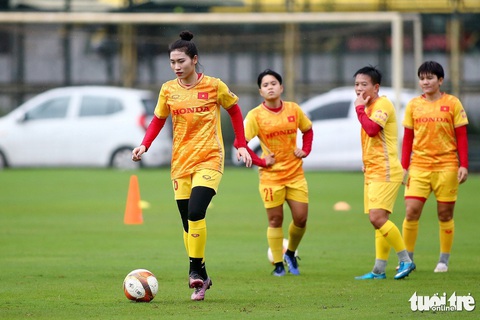 Trung vệ Chương Thị Kiều tiết lộ bất ngờ về đối thủ ưa thích nhất ở World Cup nữ - Ảnh 6. Ở đợt tập trung lần này, HLV Mai Đức Chung đã cho gọi nhiều tân binh. Trong số đó có tiền vệ Phạm Thị Lan Anh của CLB Hà Nội I - Ảnh: HOÀNG TÙNG