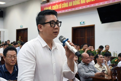 Doanh nghiệp Đồng Nai than phiền về thủ tục phòng cháy chữa cháy - Ảnh 1. Ông Lê Quốc Thanh, tổng giám đốc điều hành Tập đoàn Phong Thái, trình bày tại buổi đối thoại - Ảnh: H.M.