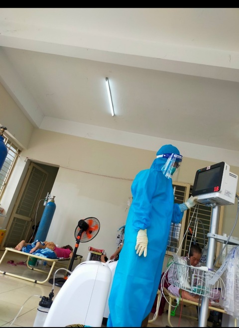 Con đường đến với việc tiêm ngừa vắc xin COVID-19 của tôi - Ảnh 2. Phần lớn nhờ y bác sĩ và vắc xin, chúng ta đã quay trở lại cuộc sống bình thường