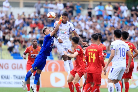 CLB Thanh Hóa 'luôn luôn gặp bất lợi với trọng tài' - Ảnh 3. Với trận thua này, CLB Thanh Hóa không còn khả năng cạnh tranh ngôi vô địch - Ảnh: MINH ĐỨC
