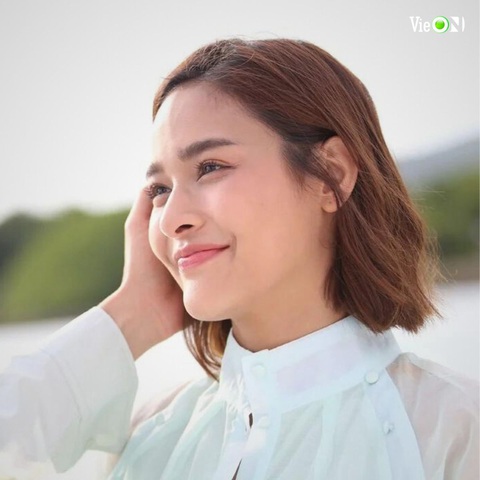 Pooklook Fonthip Kỳ tích tình yêu là bộ phim đánh dấu sự trở lại của Pooklook Fonthip sau Hôn nhân chớp nhoáng khá nổi trong cộng đồng phim Thái.